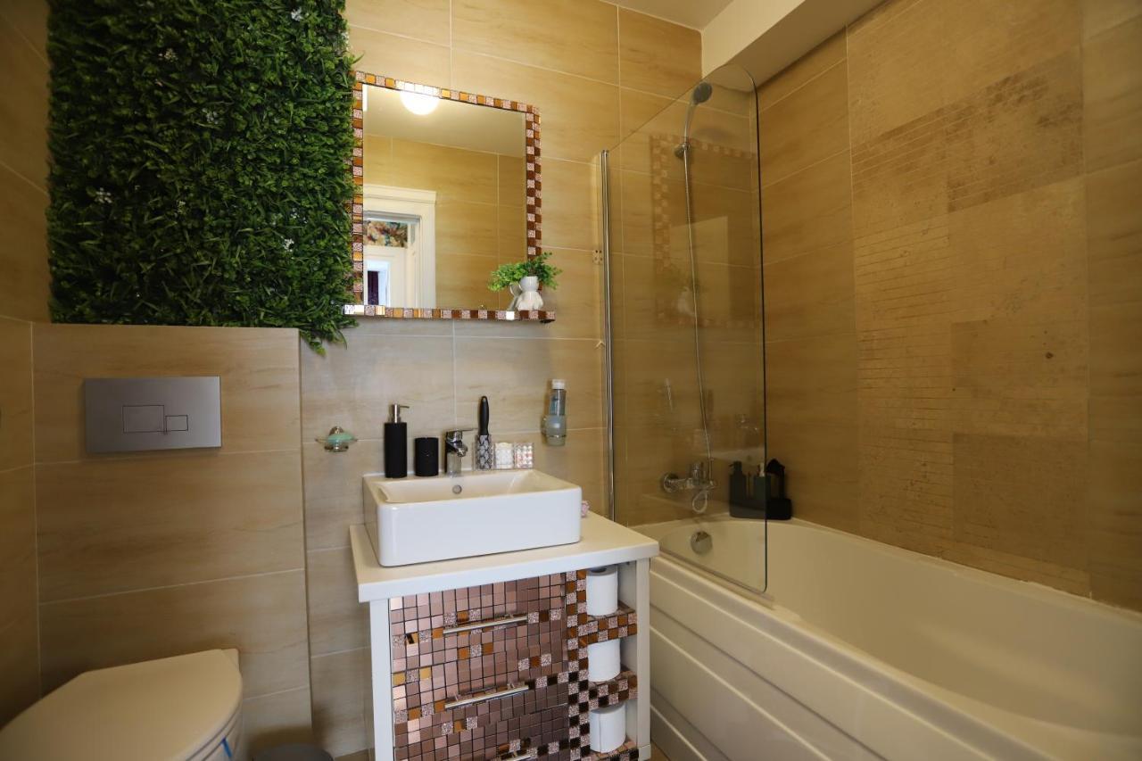 Apartament Beauty Smarald By Cosmopolis Stefanestii de Jos Exteriér fotografie